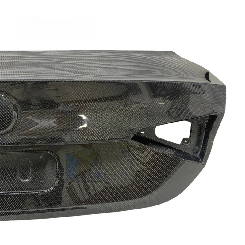 

OEM-style Carbon Fiber Trunk Lid High-quality Lightweight Bodykit for Giulia