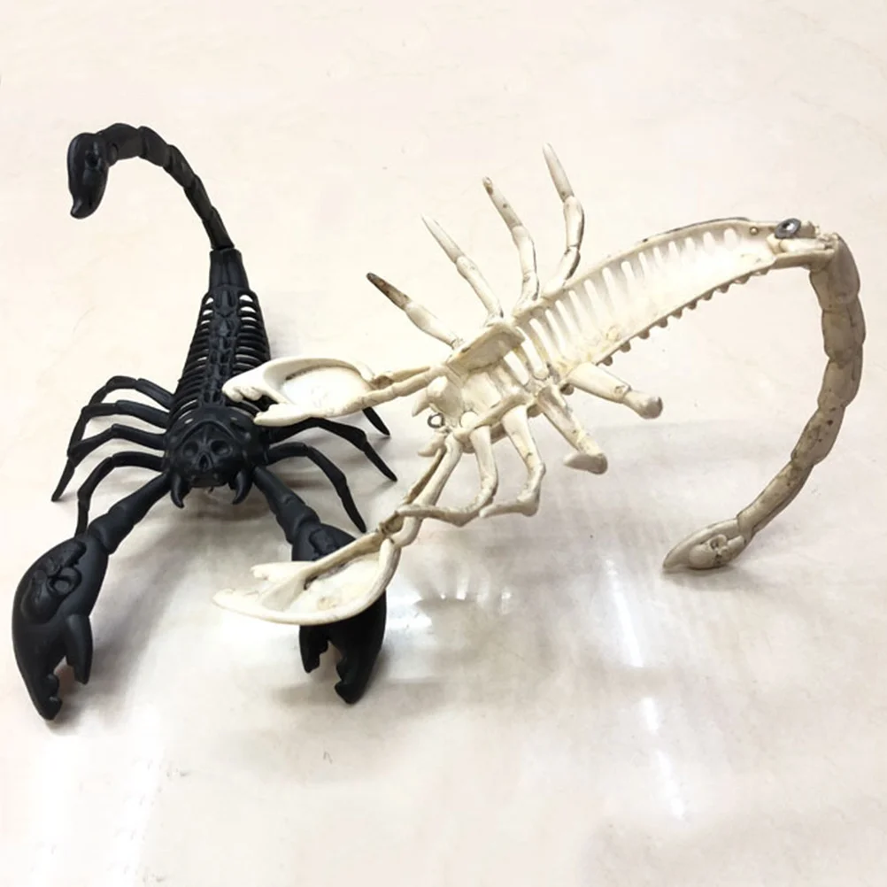 

1Pcs Glowing Plastic Realistic Scorpion Black Lifelike Simulation Bug Halloween Prank Decoration April Fool's Day Reusable Safe