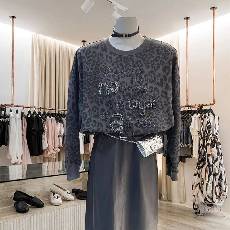 جديد تي شيرت بأكمام طويلة للنساء خطابات ليوبارد طباعة مسمار الخرز المألوف وعصري تنوعا البلوز #3