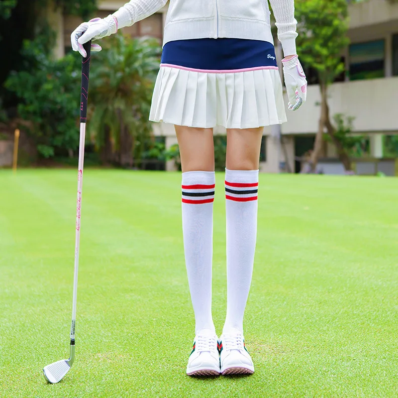 Chaussettes de golf au-dessus du genou pour femmes, bas de sport et de loisirs, chaussettes de balle rayées à trois barres avec jupe courte