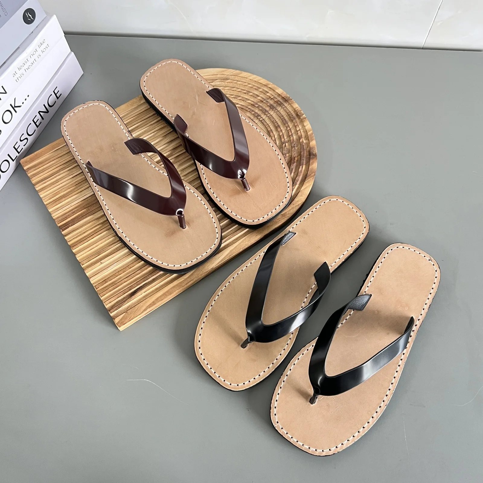 Withered Minimalist British Leather Flip Flops Shoes Flat Bottom Non Slip High-end Feel Worn With Toe Sandals Shoes For Woman
