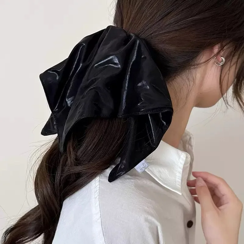 Silbernes Leder-Haarband mit quadratischem Schal, hochelastischer Haarschmuck für Frauen – Detail 3