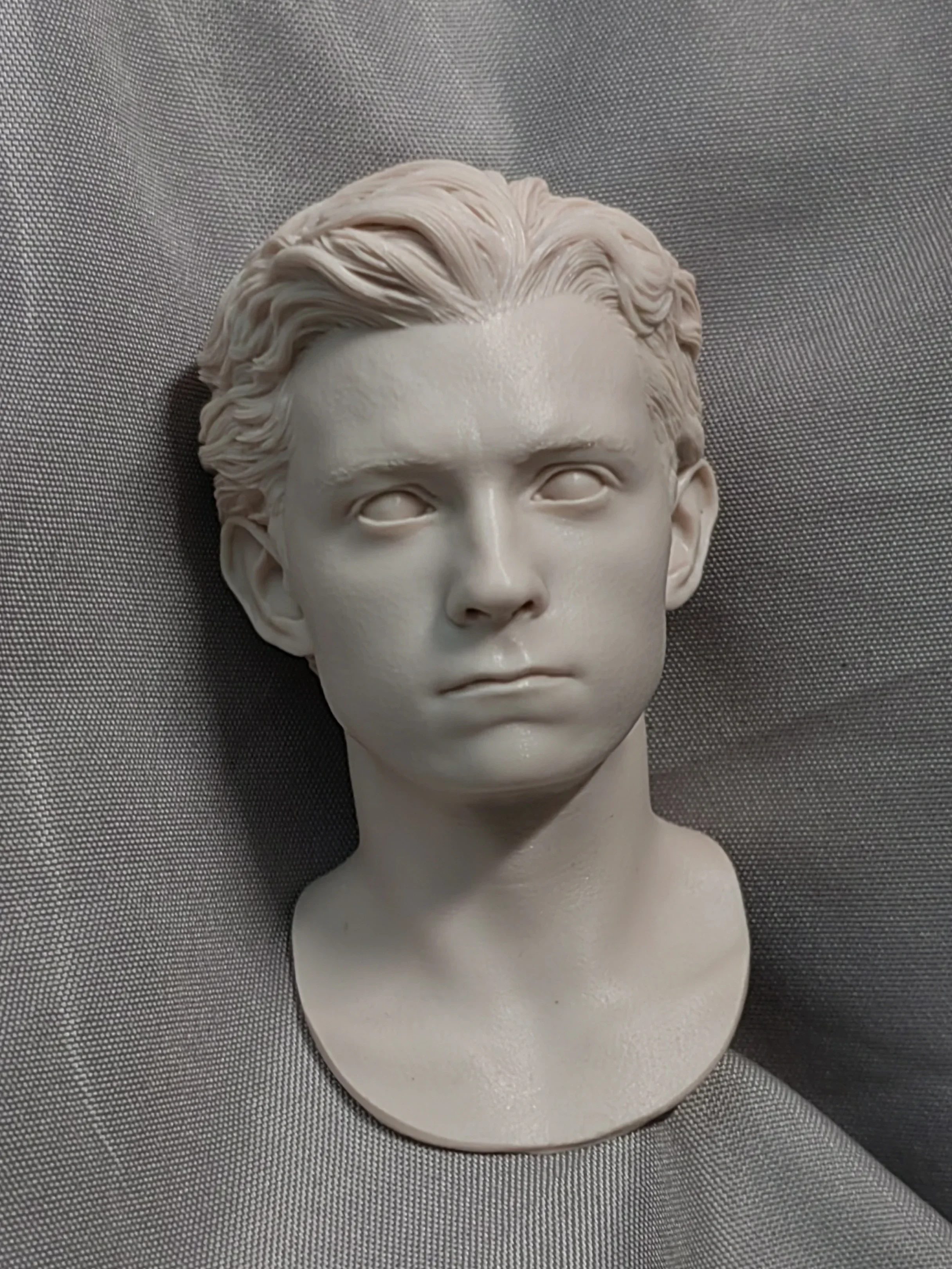 

1/6 Die-cast Resin Figure Statue Head Exquisitely Detailed Unpainted Free Shipping (Dutchie)