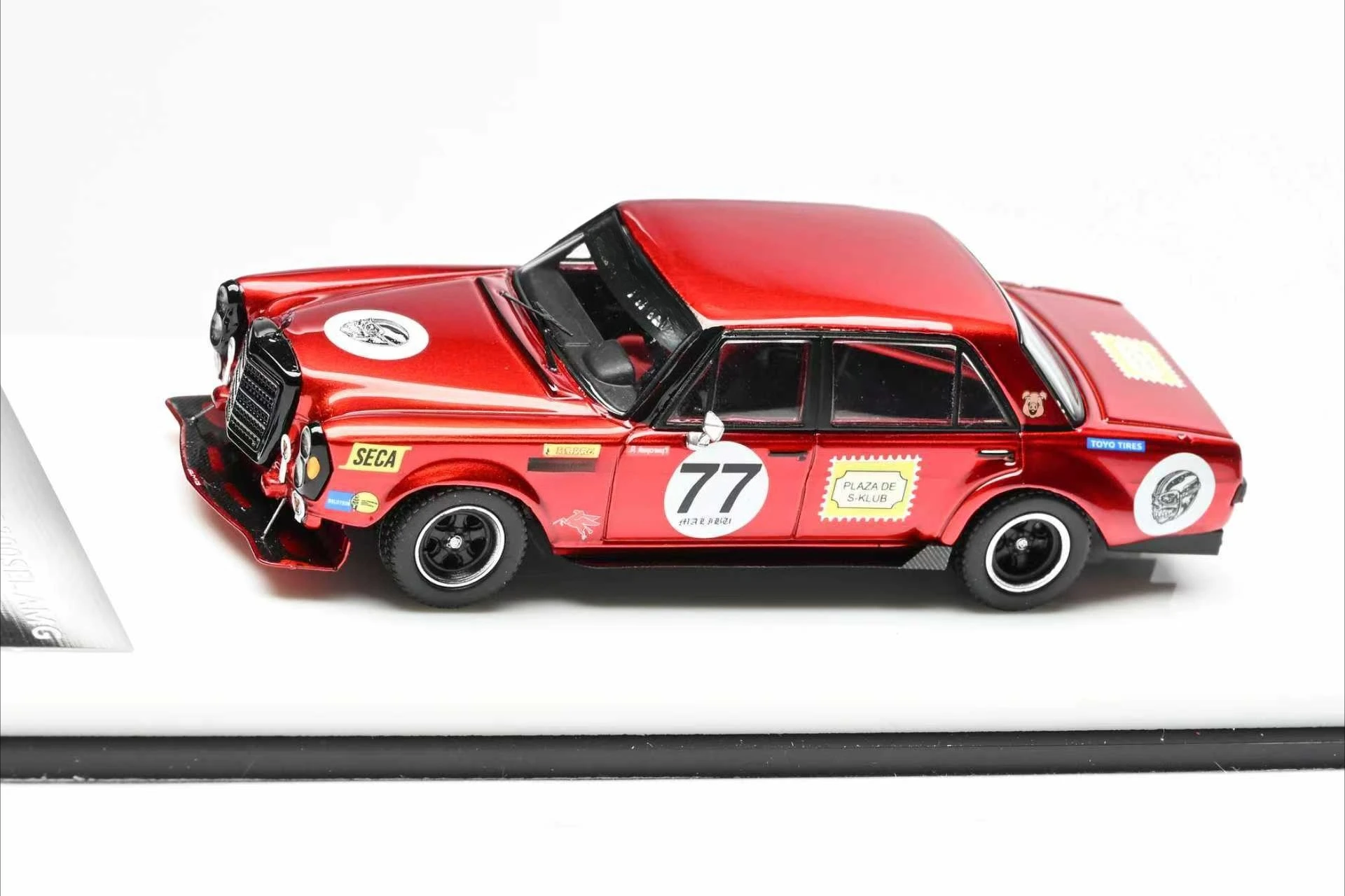 近日入荷-グローリーモデル-1-64-s-クラブ-la-w205-c63-s-レッドピッグ-トリビュート-ダイキャストモデルカー