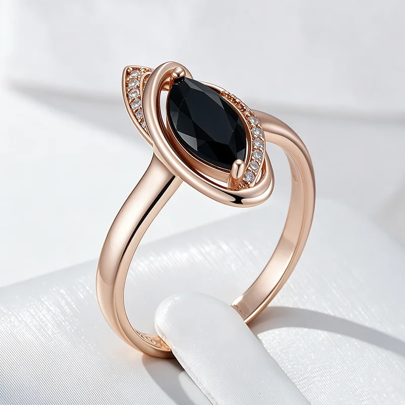 Wbmqda Einzigartige Rhombus-Ringe mit schwarzem Stein für Damen, 585er Roségold, Vintage-Zirkon-Schmuckzubehör