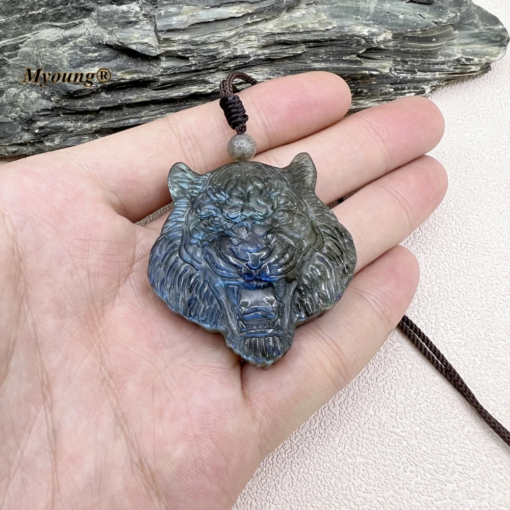 彫刻が施された天然の琥珀色の石のペンダント2ユニット回転式リモコン付きmy230521