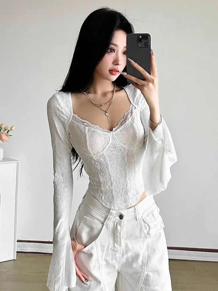 American Spicy Girl V-neck Lace Sweet T-shirts 2025 Summer New White All-match Tee Shirt Irregular Slim Waist Top for Women