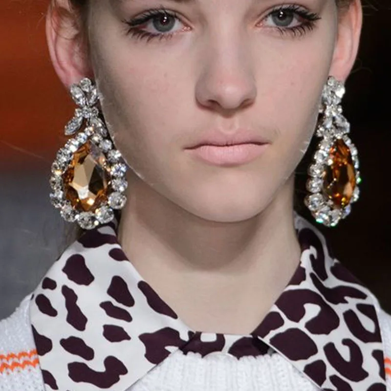 Fashion new colored diamond water drop earrings high-end sense rhinestone earrings catwalk accessories earrings