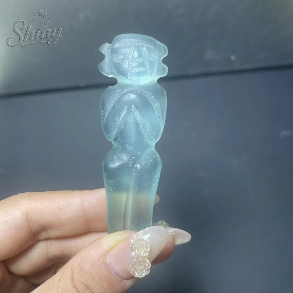

Chinese Hongshan Culture Blue Crystal Carved Sun God Helios Amulet Statues Home Decor