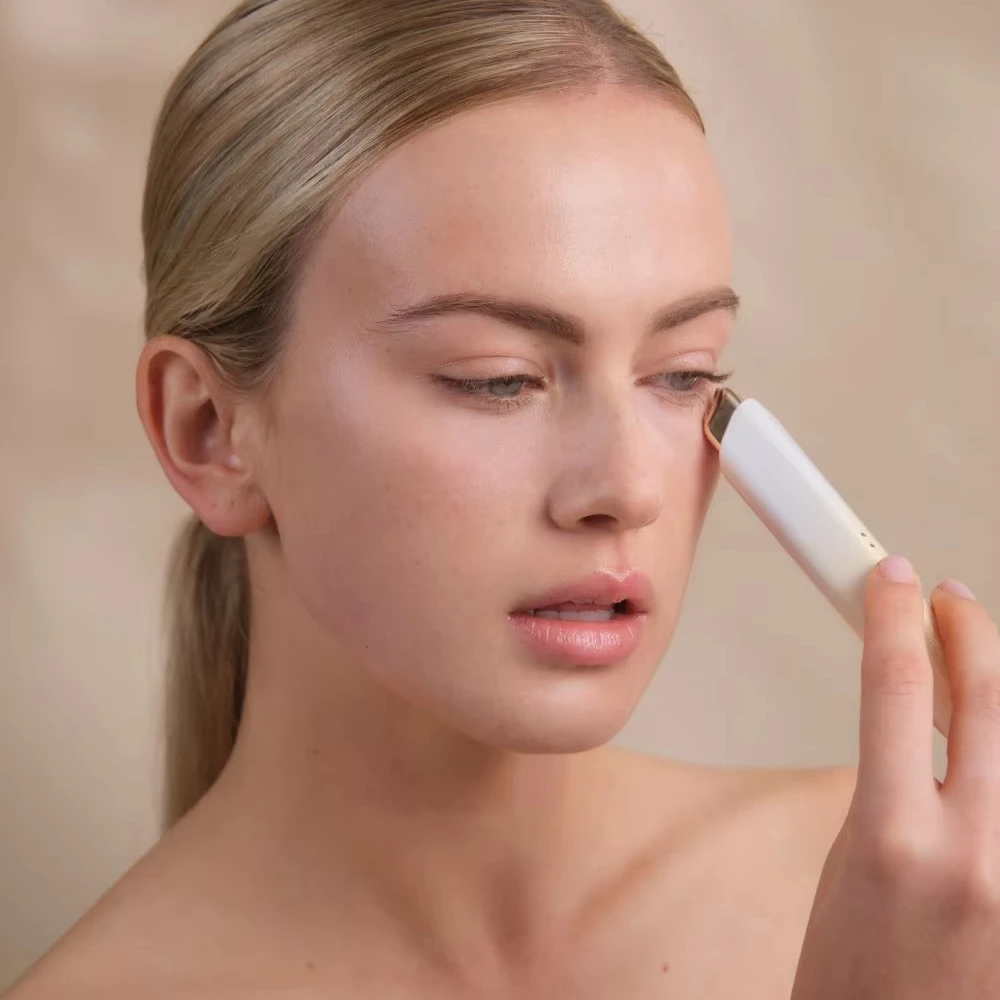 

Exclusive Dual-Ended ABS Lip & Eye Massager Device USB Plug Lip Plumper Tool Beauty Tool