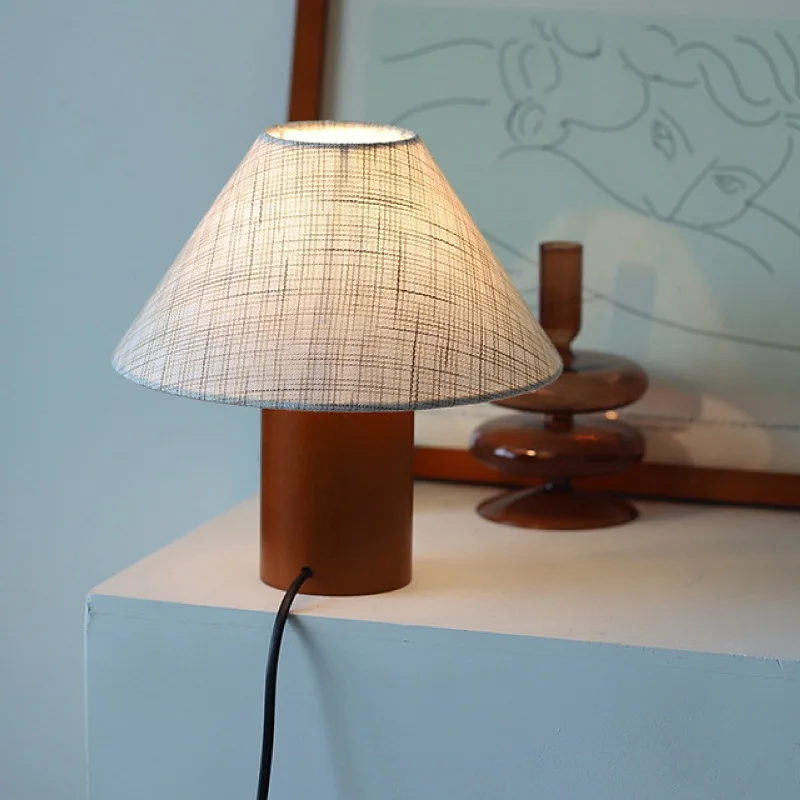 

Table Lamp Retro Solid Wood Bedroom Bedside Lamp Study Lamp USB Plug-in Fabric Lamp Living Room Decorative Table Lamp