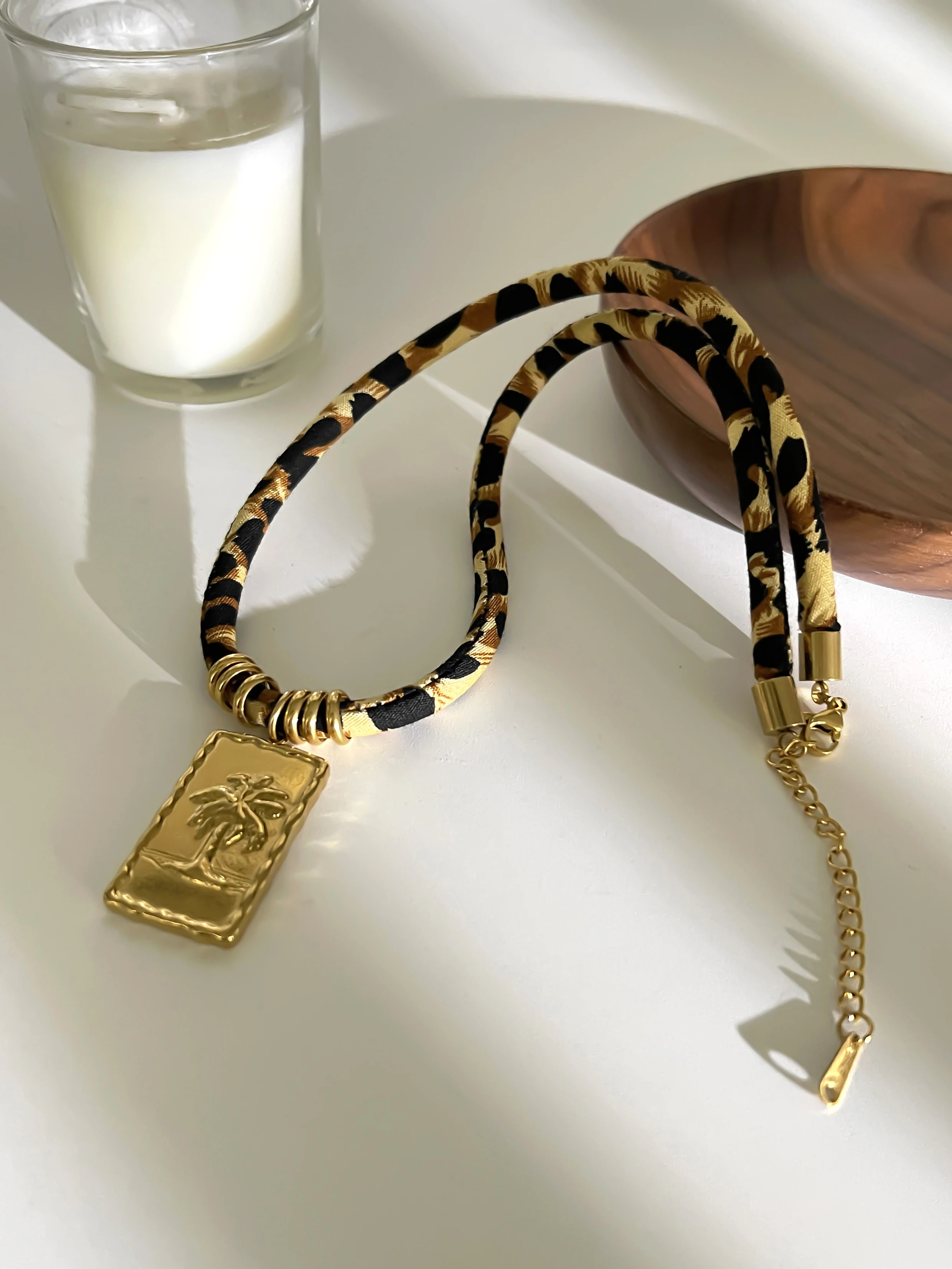 GHIDBK Sexy Exaggerated Metal Irregular Love Shell Serie Pendant Necklace Personalized Handmade Style Suitable for Women Jewelry