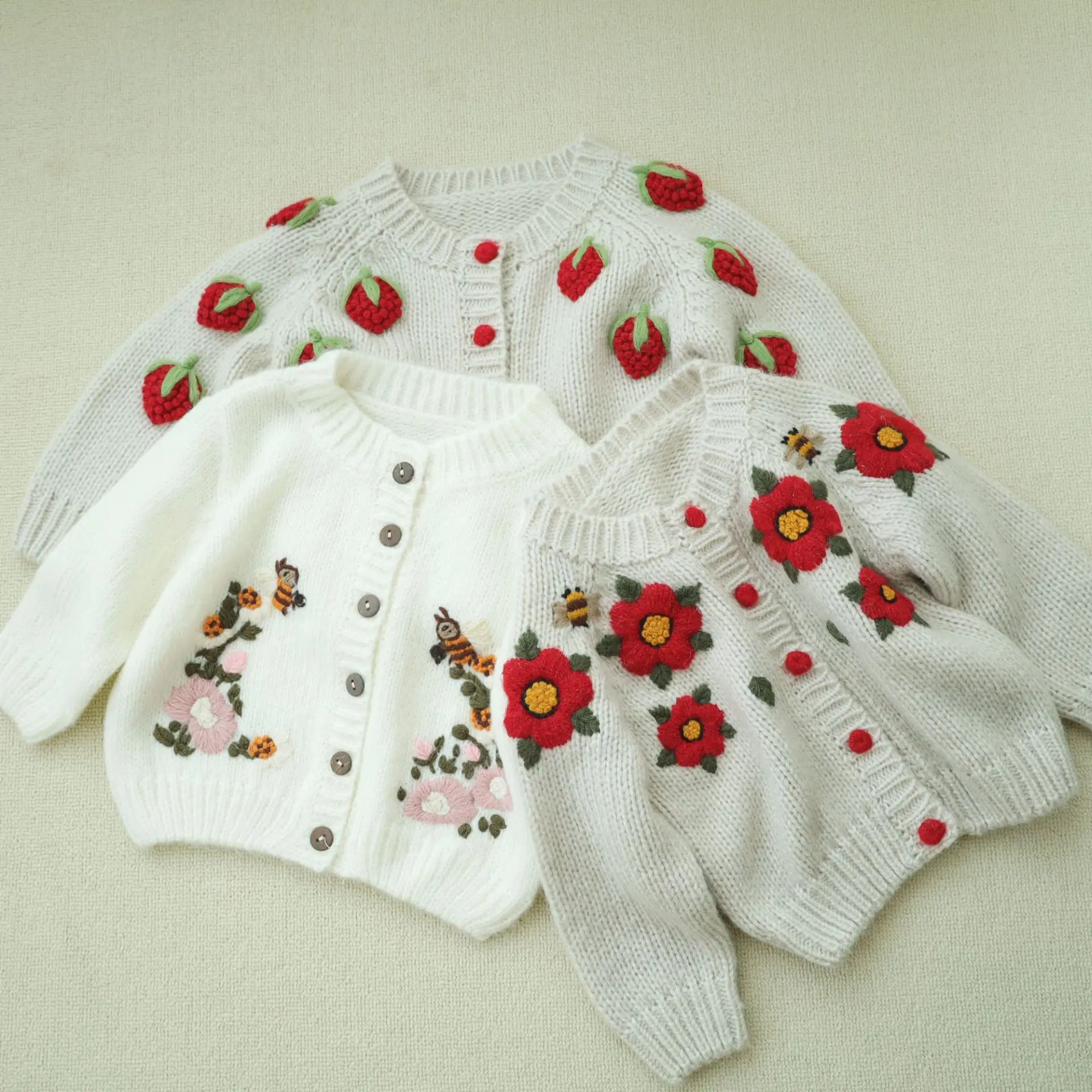 Brand Design Kids Weaters 2023 New Winter Autumn Girls Cute Flower Embroidery Cardigan Baby Child Cotton Outwear Clothing