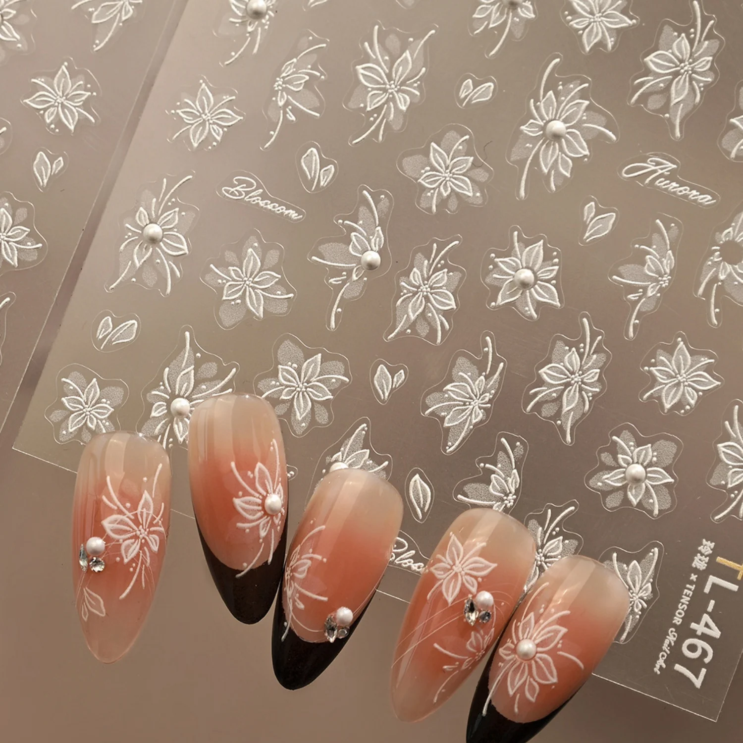5D Exquisite Blumen-Nagelaufkleber Geprägte Lilien Orchideen Kleine Blumen mit Perlen Selbstklebende Nagelsticker Maniküre-Deko DIY