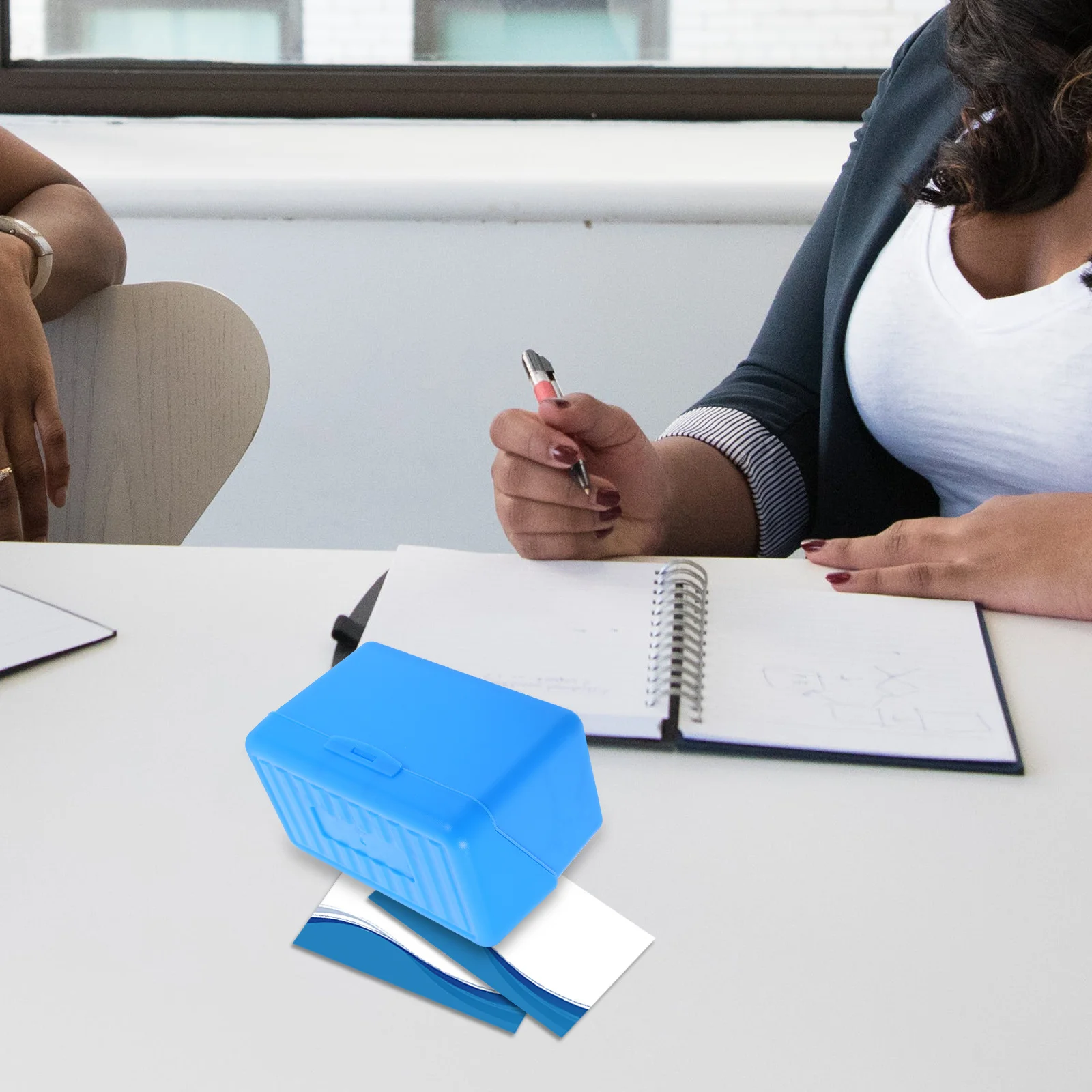 

Box Transparent Business Holder For Desk Name Card Organizer Storage Case Flip Open Design Office Card Storage