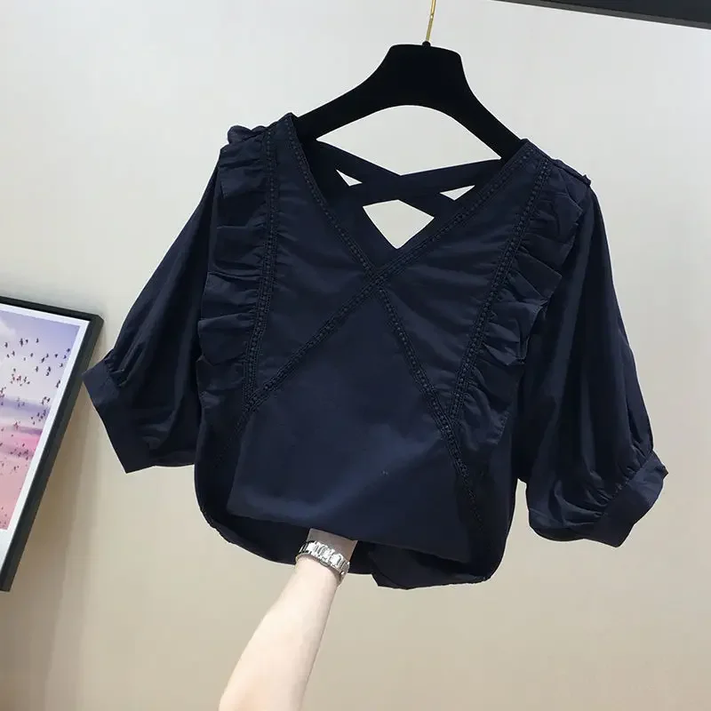 女性用半袖VネックTシャツ,透かし彫り,ホルタートップ,プリーツ,ファッショナブル,ヴィンテージ,カジュアル,夏,新品