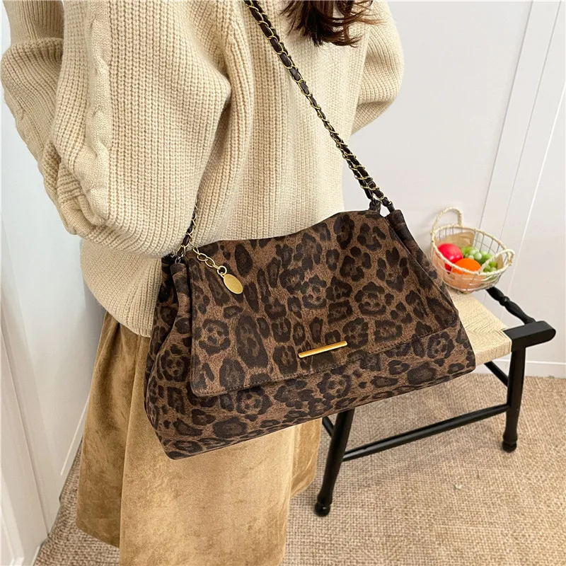 

2025 Vintage Commuter Shoulder Bag, Women's Underarm Crossbody Purse, Chic Day to Night Tote, Minimalist Sling Bag, Textured