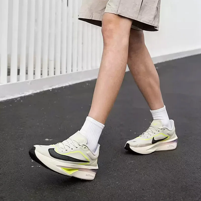 Zapatillas Nike para correr con placa de carbono para hombre ZOOM FLY 6, zapatillas deportivas con amortiguación y suela de malla transpirable FN8454-004