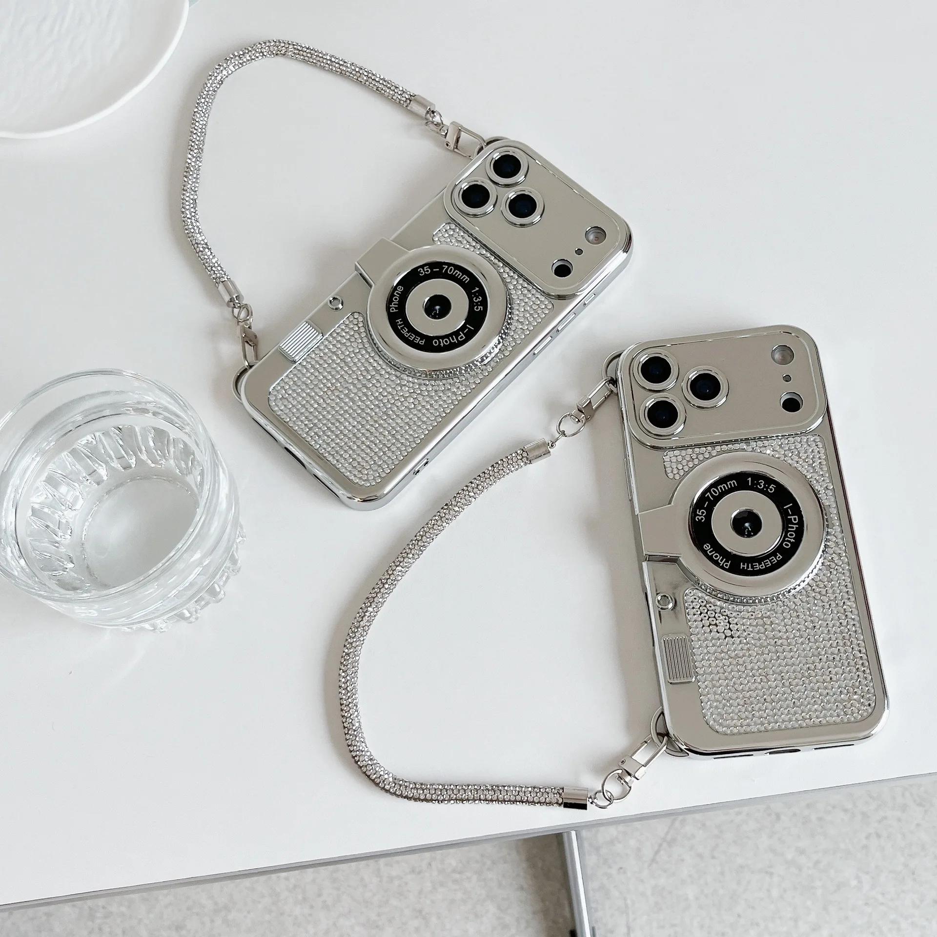 ヴィンテージラインストーンカメラハンドストラップ付きiPho - Tablet Accessories For Girls のレビューと価格