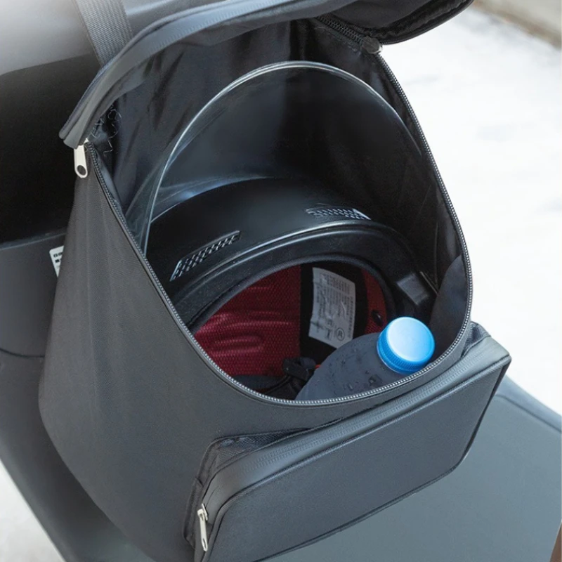 Full Helmets Can Be Placed, Electric Vehicles Are Waterproof and Coated, and Bags Are Hung for Storage. Motorcycle Riding