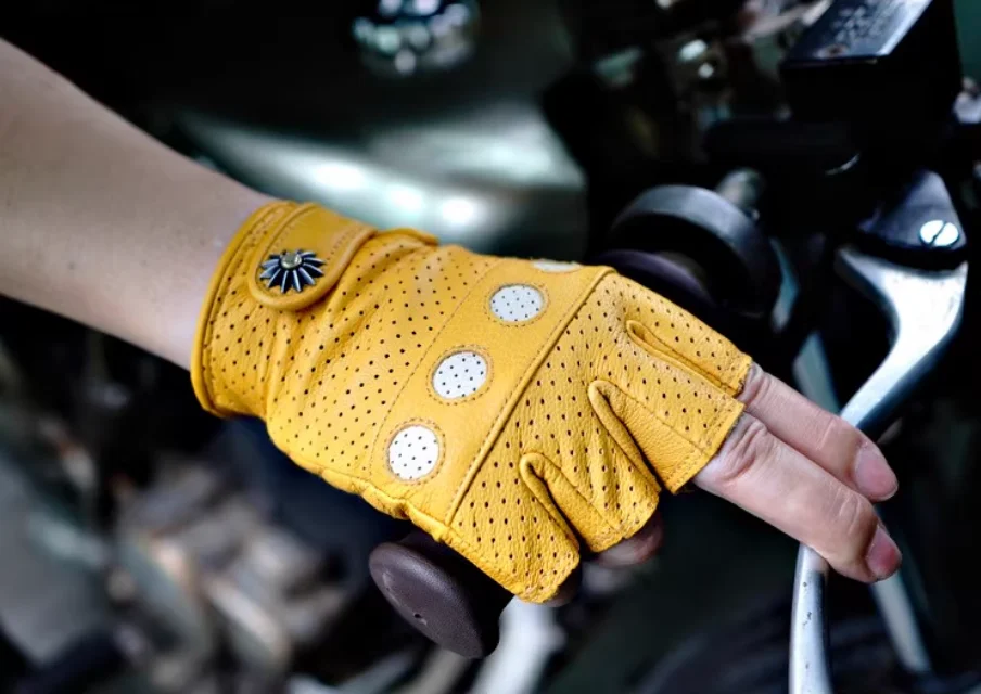 

Uglybros Retro Leather Motorcycle Half Finger Gloves Touchscreen Motocross Motorbike Glove Breathable