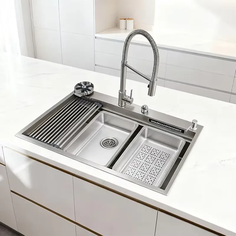Modern 304 Stainless Steel Kitchen Sink Single Bowl Handmade Design Scratch Resistant Surface Water Saving Faucet Compatible