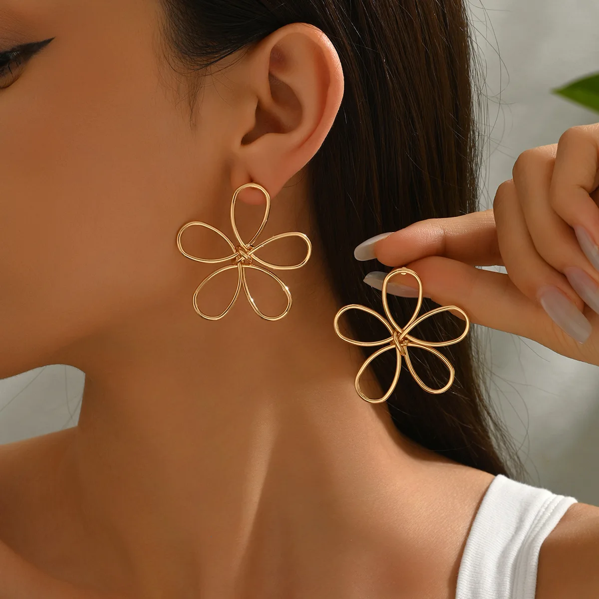

Statement Floral Earrings Women Openwork Woven Design Minimalist Dainty Blossom Studs Boho Chic Jewelry