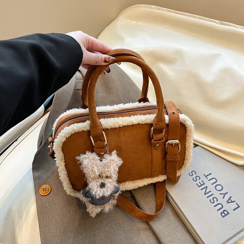 شعبية الموضة الرائعة حقيبة صغيرة المرأة 2026 شتاء جديد ريترو أفخم حقيبة يد عصرية تنوعا حقيبة ساعي الكتف