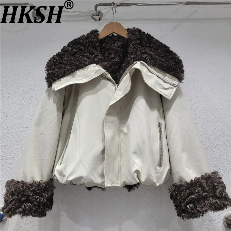 

HKSH 2025 г., новая зимняя женская теплая куртка из искусственного меха с отложным воротником в стиле пэчворк, цветные блоки, карманы на молнии, повседневное шикарное пальто HK14101