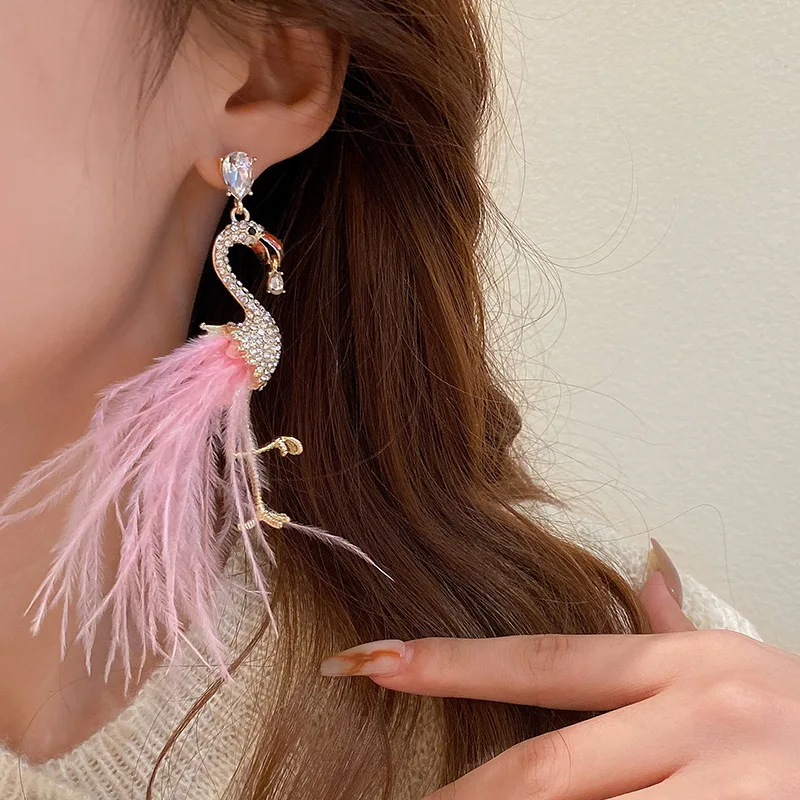 Pendientes colgantes de pájaro y flamenco rosa de hadas para mujer, pendientes largos con borlas y plumas bohemias, joyería para fiesta y boda con diamantes de imitación