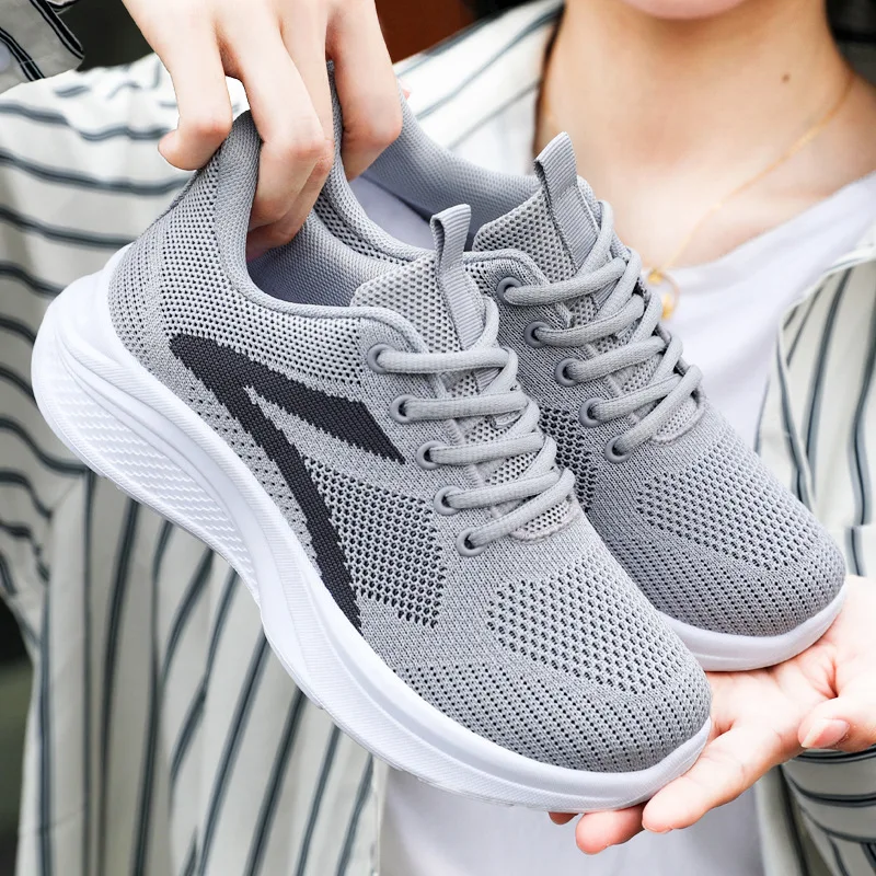 2024 Summer women's shoes Fashion casual lightweight running shoes sports Breathable comfortable casual women's shoes