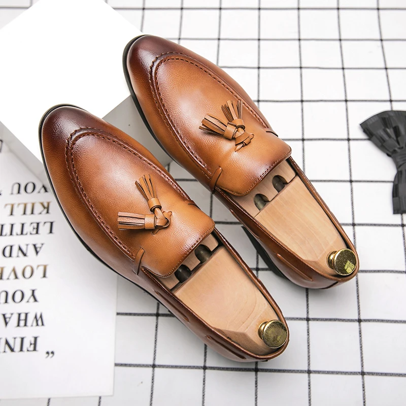 Leisure Leather Loafers Men Business Shoes Fashion Tassel Shoes Wedding Shoes Driving Black Summer Slip-on Shoes Light Pea Shoes