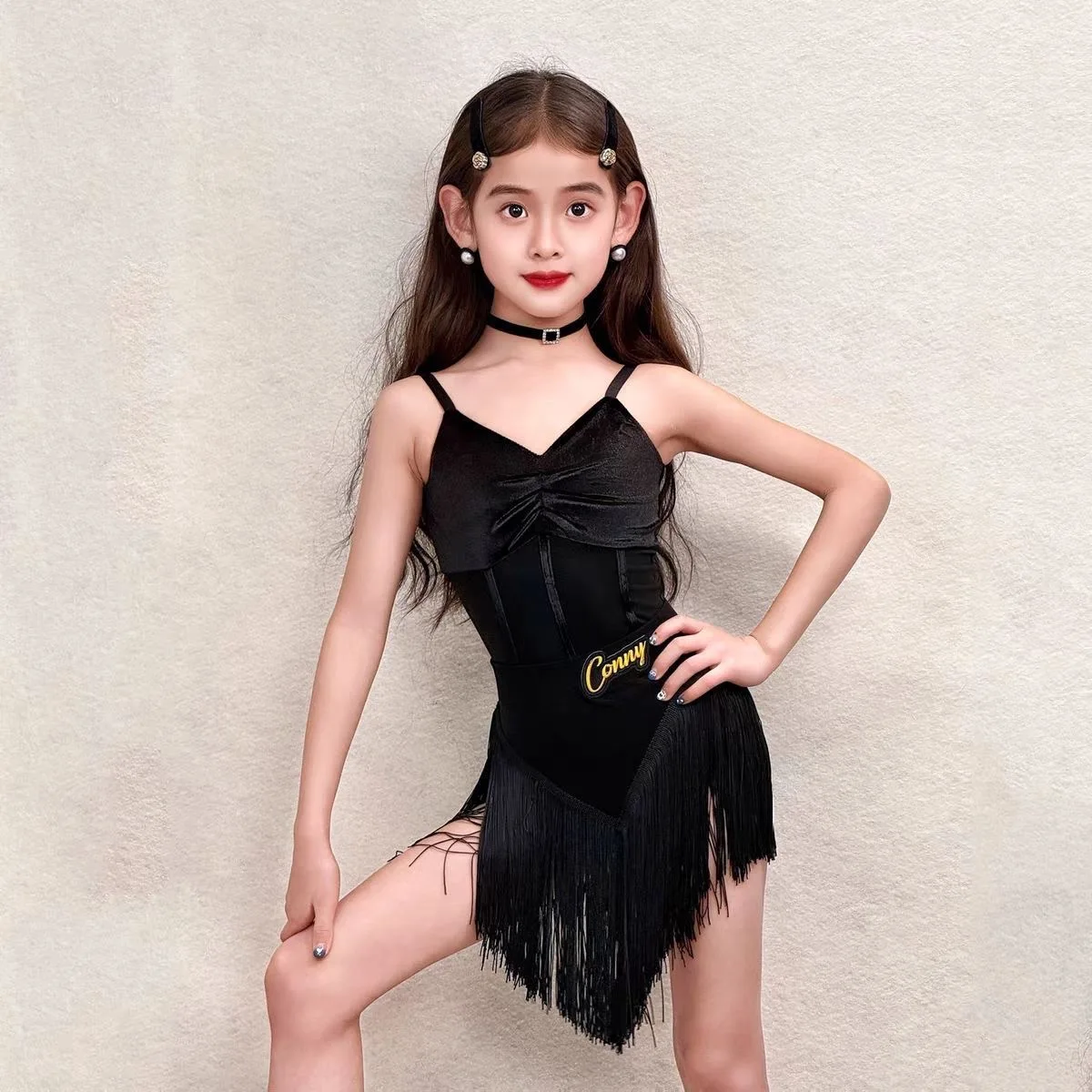 

Новинка! Черный танцевальный костюм с бахромой для выступлений, латиноамериканских и линейных танцев.