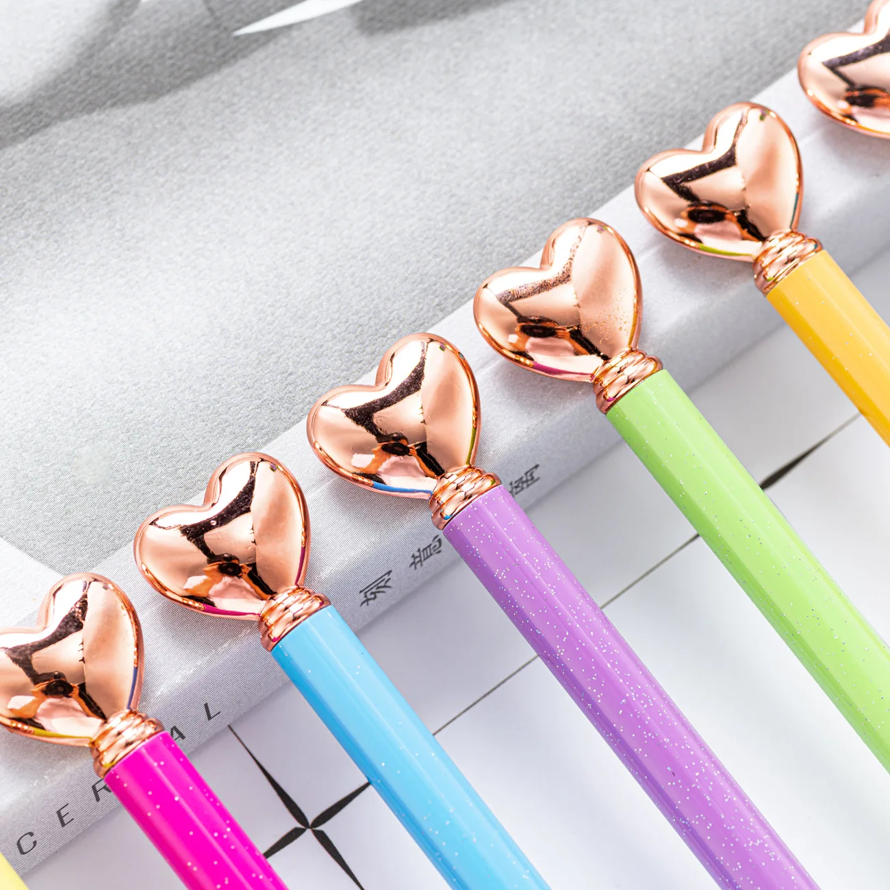 40PCS  Love shaped ballpoint pen in stock, metal pen, creative gift pen, love ballpoint pen