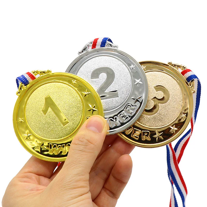 Etiquetas de medallas de plástico para niños, juguetes de corona de oro, tarjeta de recompensa de campeón deportivo Digital, accesorios de juguete, 123