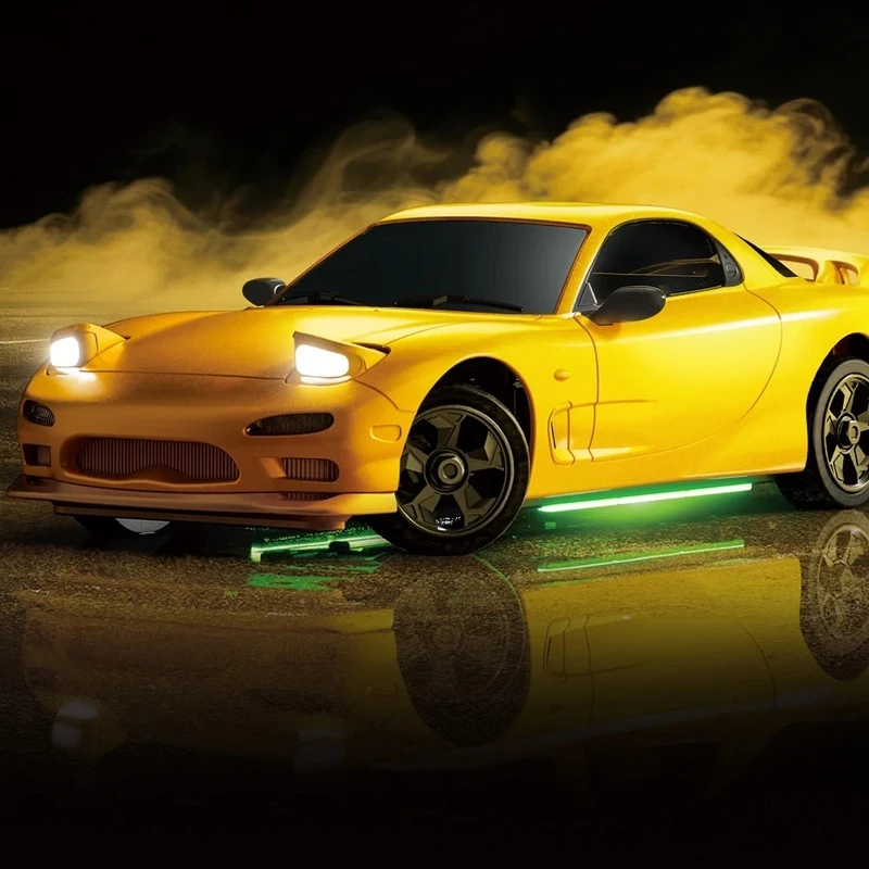

1:18 Full Scale Four-Wheel Drive Flip Light Drift Car 2.4g Remote Control Car High-Speed Competitive Racing Car With Gyroscope