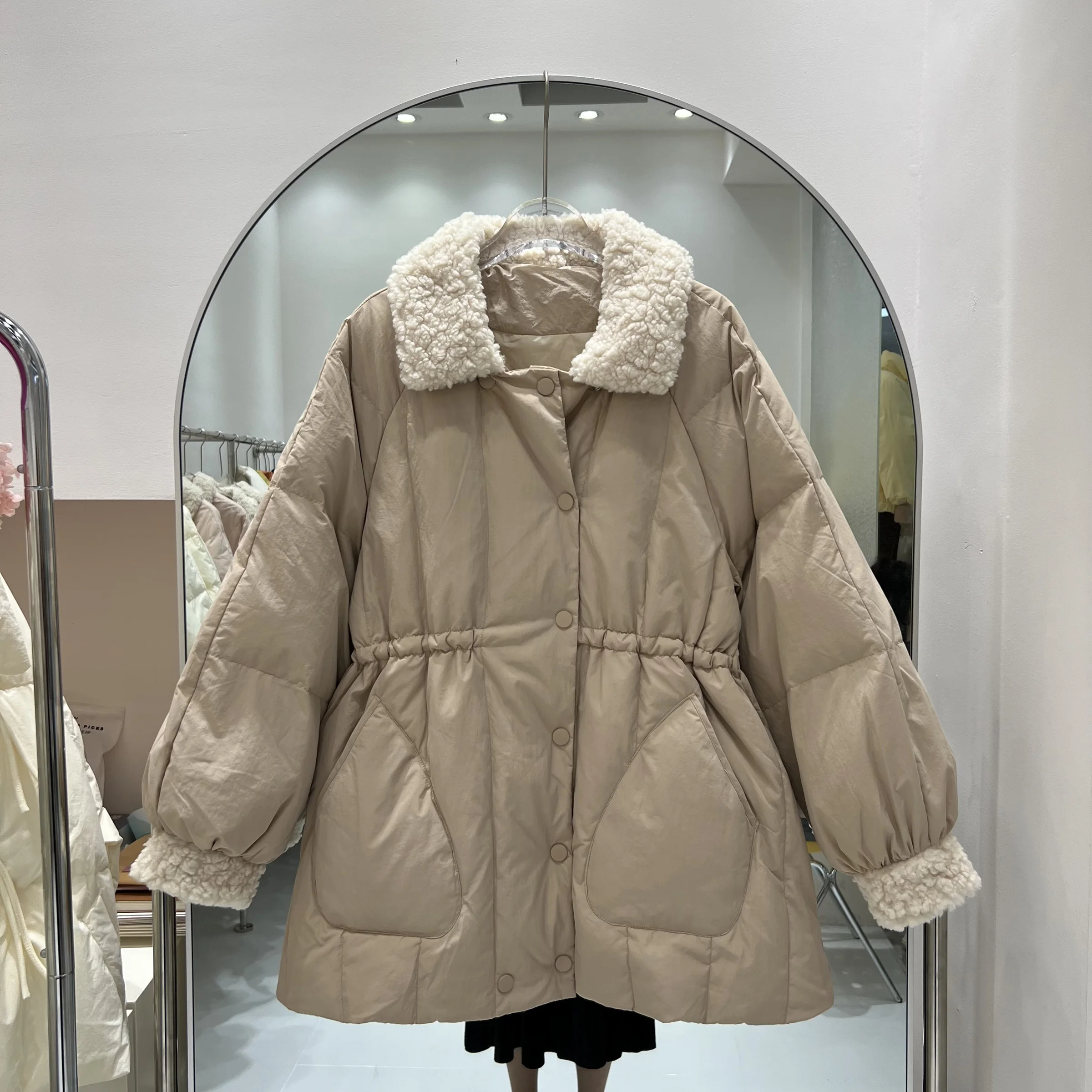 معاطف فضفاضة بلون واحد معاطف سميكة دافئة للسيدات لشتاء 2025 سترات نسائية موضة جديدة باللون الأبيض مبطنة للأسفل للسيدات #5