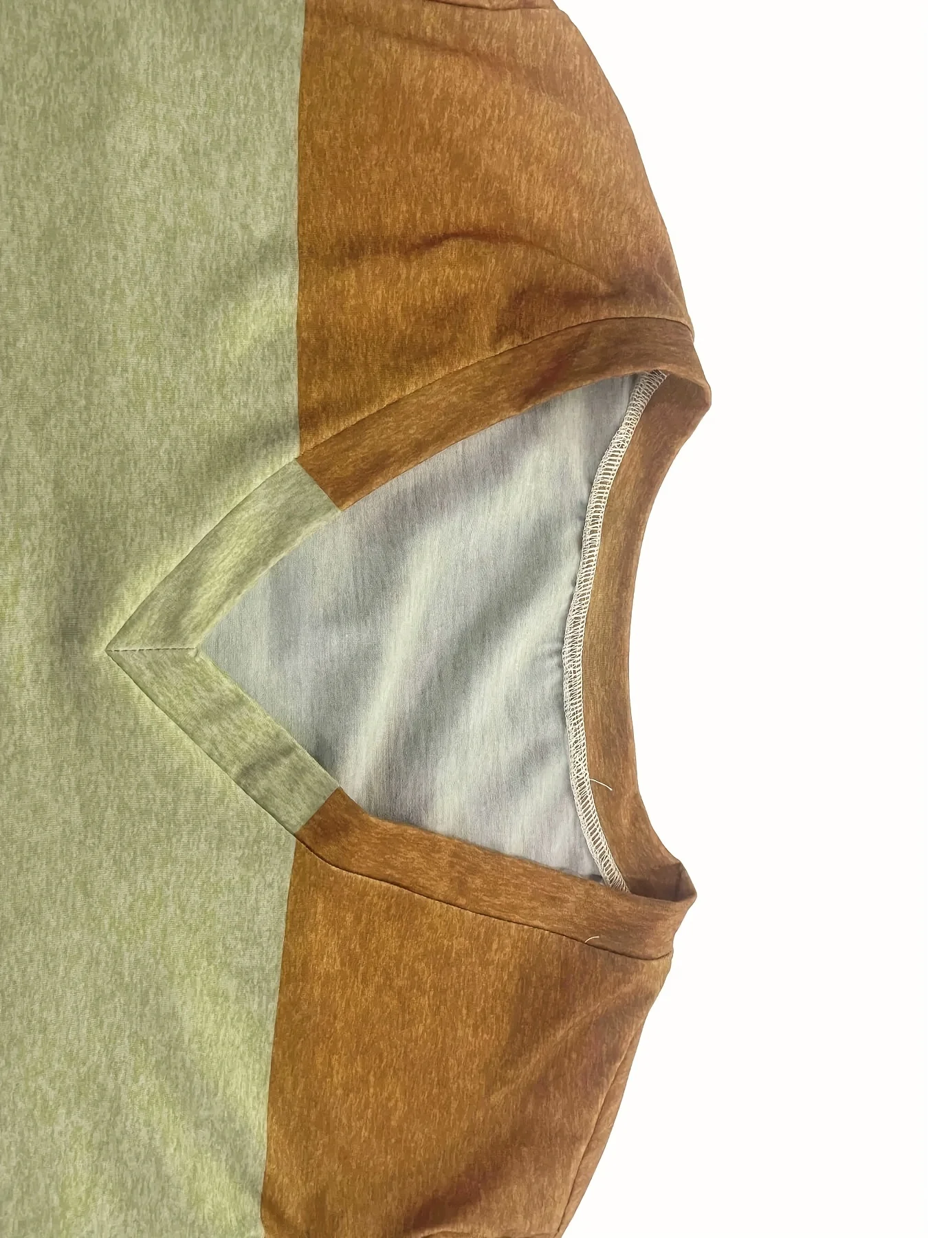 Camiseta de manga corta con cuello en V a rayas coloridas de talla grande, camiseta de moda informal