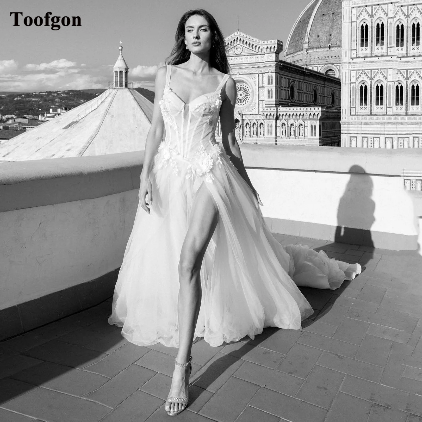 

Toofgon Beach 3D Flowers Wedding Dresses Appliques Lace Boho Wedding Dresses Bones Spaghetti Straps Slit Side Bridal Gowns 2023