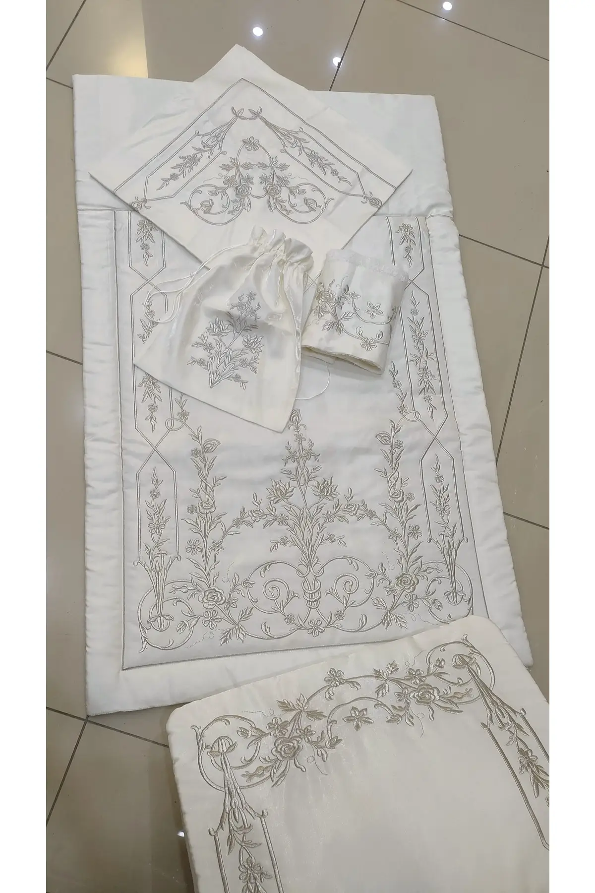 Full of silver embroidered Seccade set is made of 6 pieces. Meditation Rug