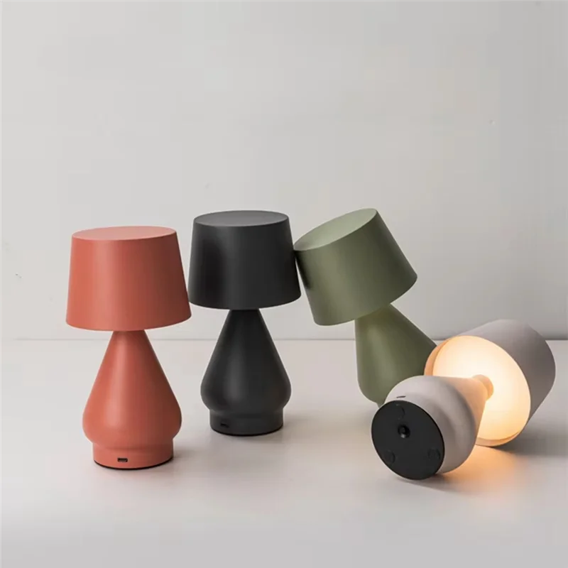 TKOH-Table Lamp Rechargeable Decorative Iron Desk Lamp Home Indoor Bedroom Restaurant Bar LED Table Lamp