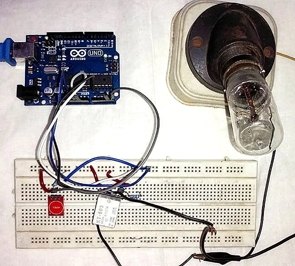 10Pcs TTP223 Touch Key Switch Module Touch Knop Capacitieve Switches Zelfsluitende/No-Locking Capacitieve Touch schakelaars 2.5-5.5V