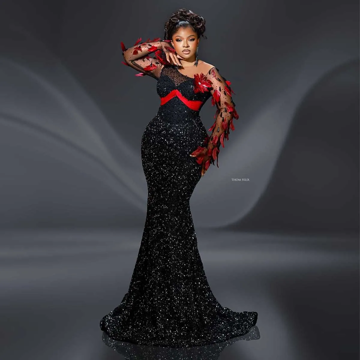 Oszałamiające sukienki wieczorowe z afrykańskiej koronki z cekinami i czerwonymi piórami, unikalna sukienka urodzinowa, sukienka ślubna plus size, druga suknia ślubna, suknia Asoebi.