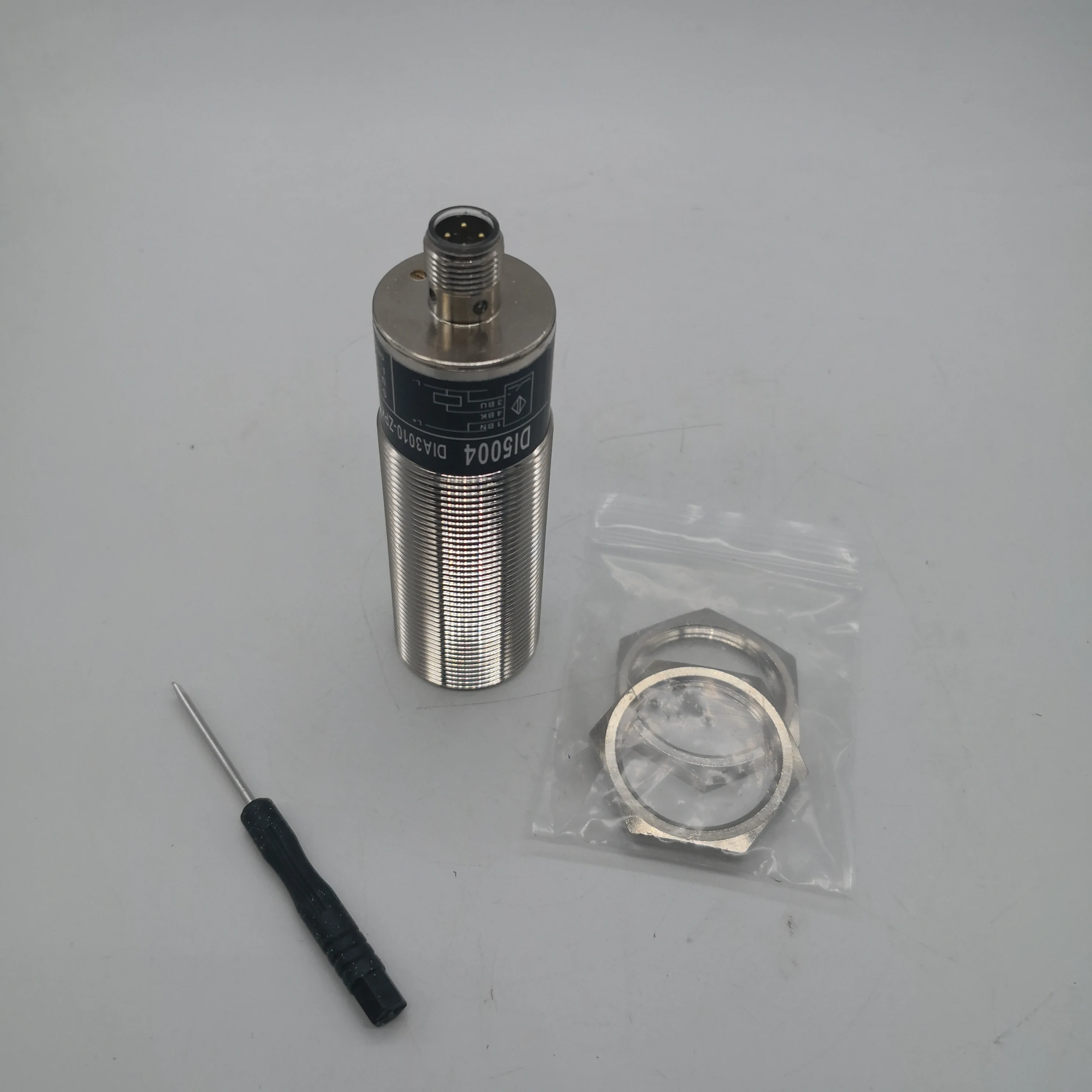 Sensor Kapasitif DI5004 Stok Besar Buatan Cina