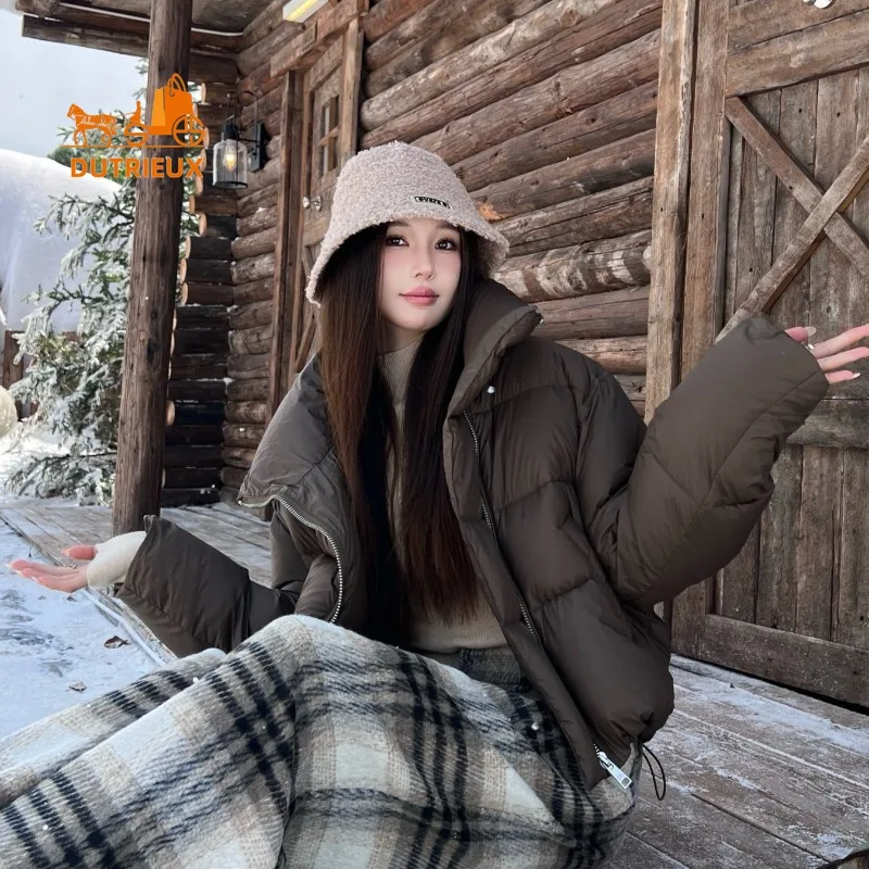 2025 New Winter Women's Black and White Down Jacket, 90% White Duck Down Fashion Elegant Warm Windproof Women's Jacket Coat