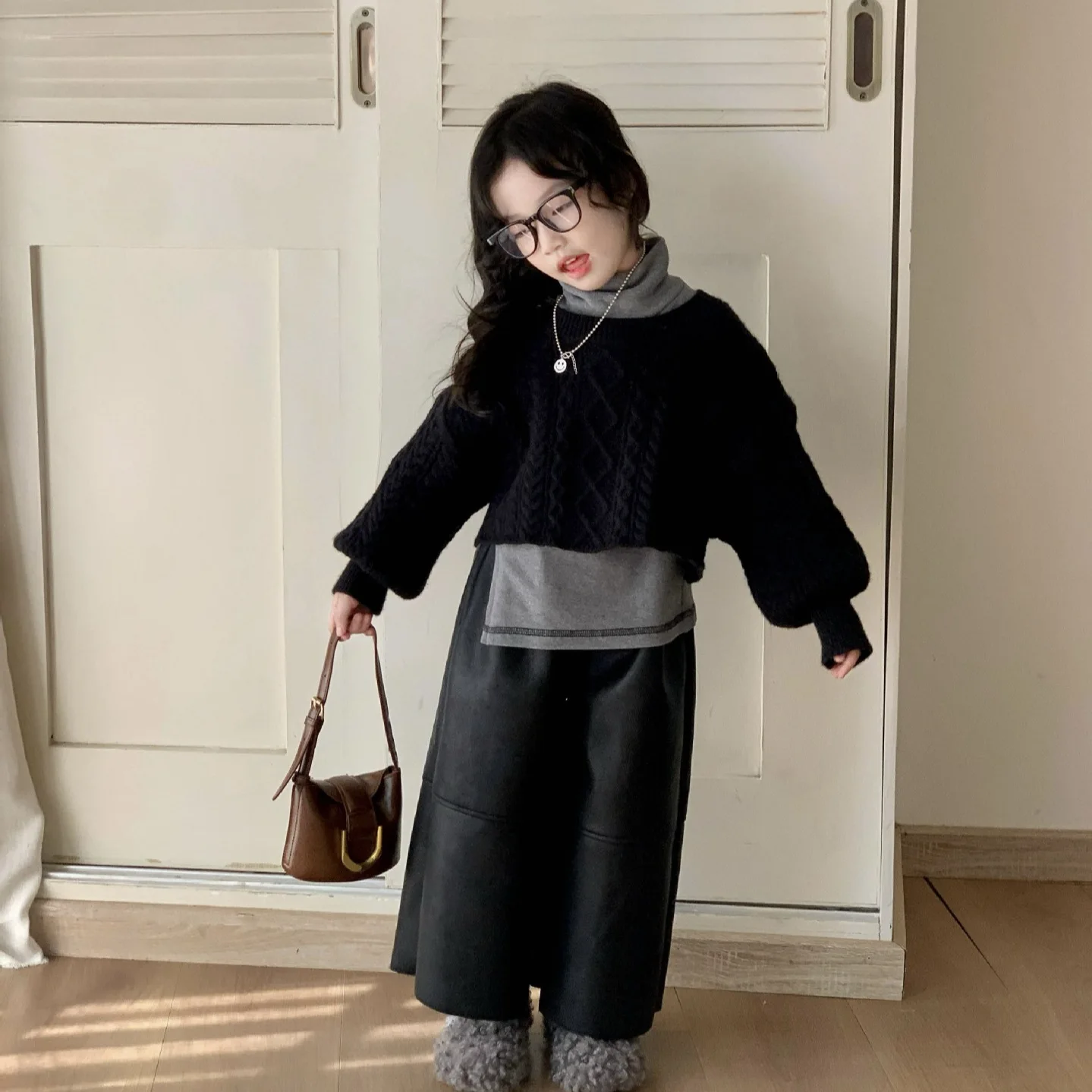 Girls Pants 2025 Autumn Winter New Korean Version PU Leather Straight Tube with Velvet Versatile and Fashionable Temperament