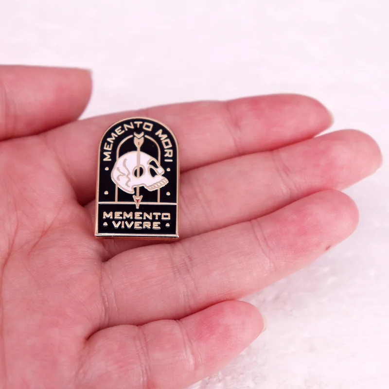 Memento Mori Memento Vivere Badge Gothic Skeleton Skull Enamel Pin Halloween Fashion Unisex Brooch Backpack Decorate