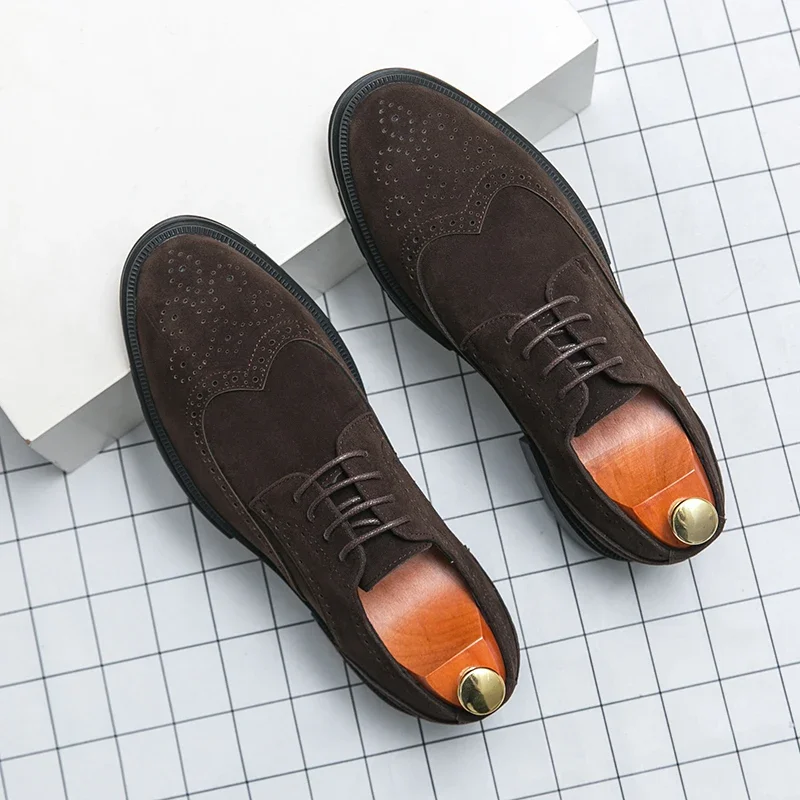 

Brock Shoes Men Faux Suede Carved Business Dress Shoes with Low Heel Solid Color Comfortable Breathable Classic Men Shoes