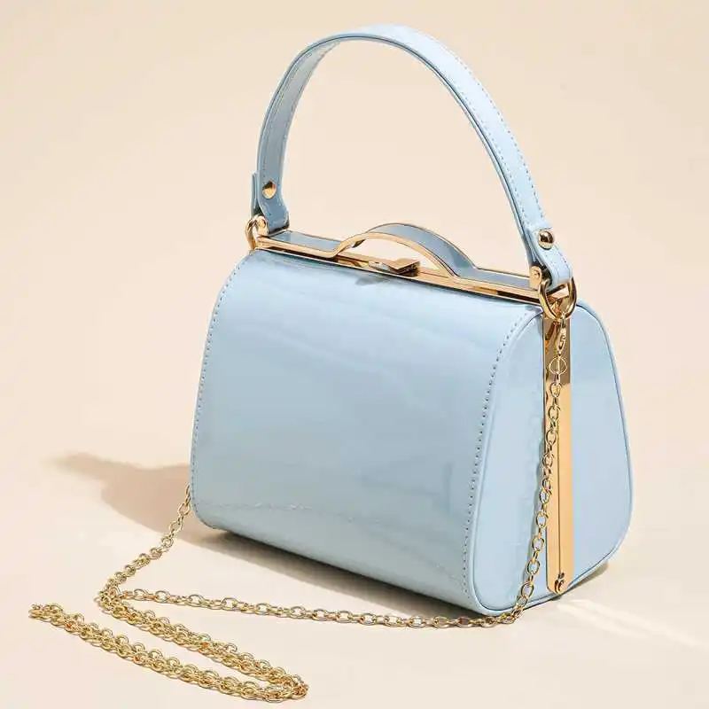 Highlight Cute Simple Patent Leather Pearlescent Leather Handheld Hard Shell Clip Dinner Bag