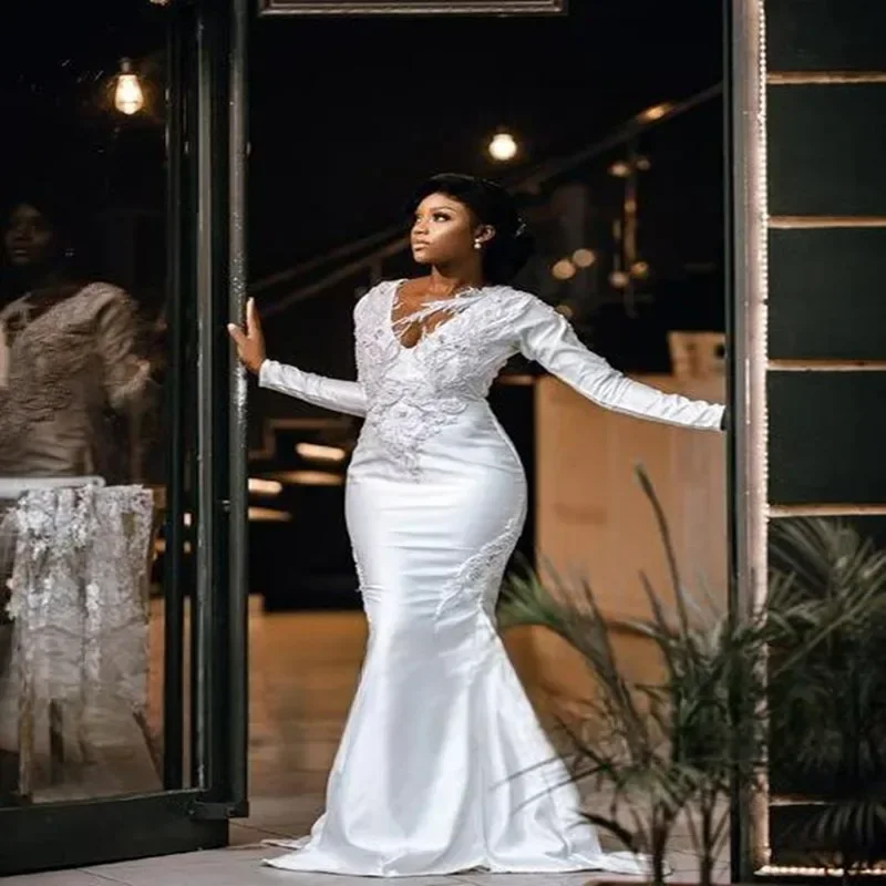 Abito da sposa personalizzato con applicazioni in pizzo con scollo a V Vestido De Noiva Abiti da sposa in raso a maniche lunghe country africano